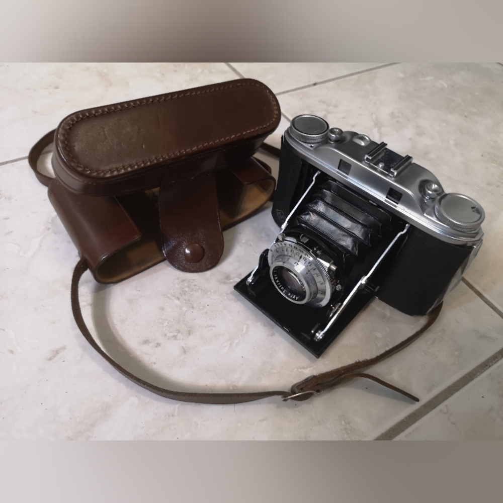 Vintage Agfa Olympus Electronic T32 Camera And Leather Crossbody Bag *host Pick*